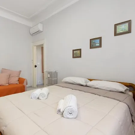 Appartamento A Stone's Throw From - Balcony - Ac