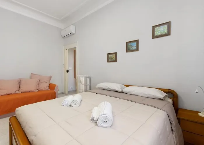Apartmán A Stone's Throw From - Balcony - Ac